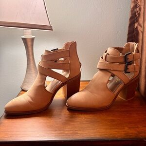 Stylish Tan Heeled Boots for Women